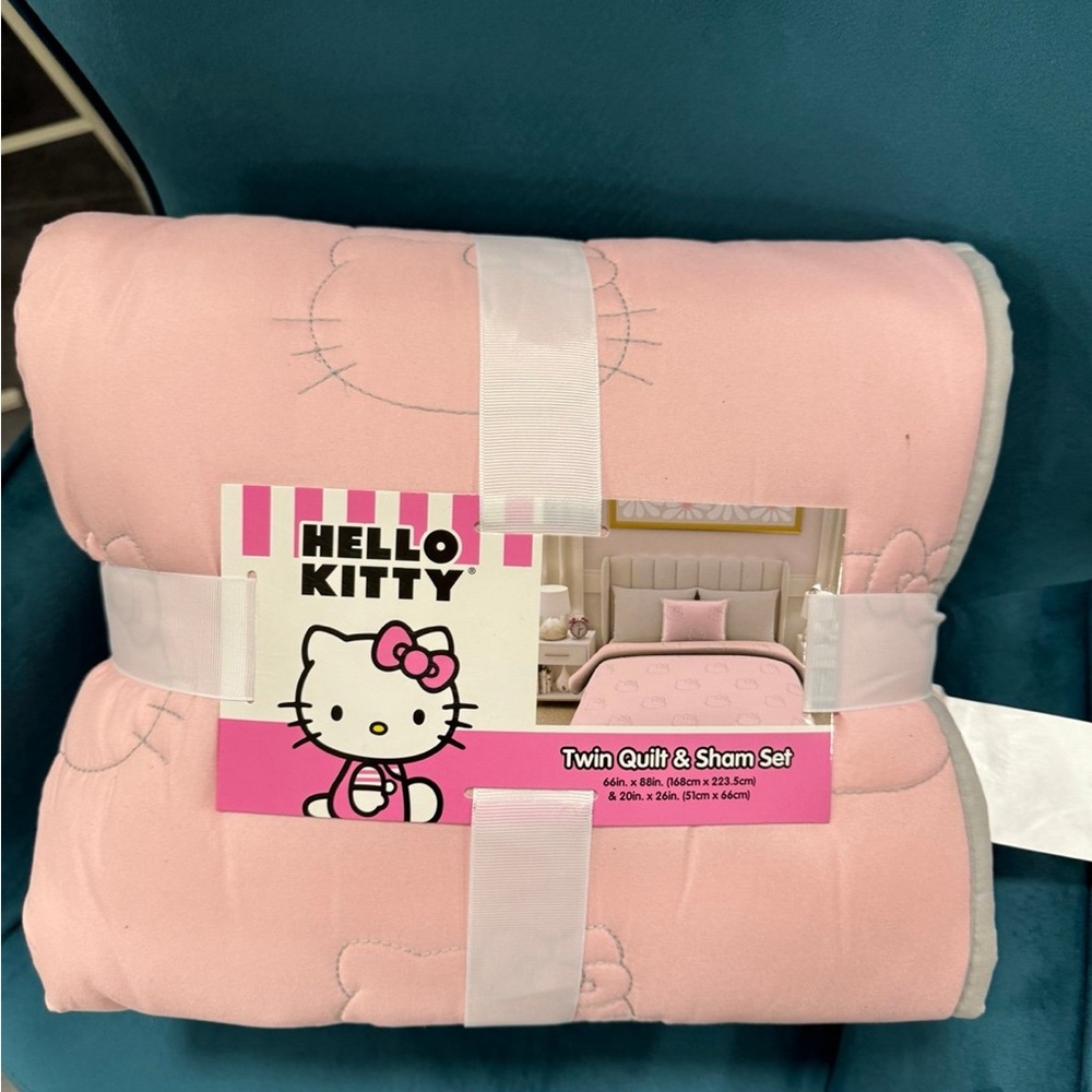 Hello kitty Twin Quilt and Sham set